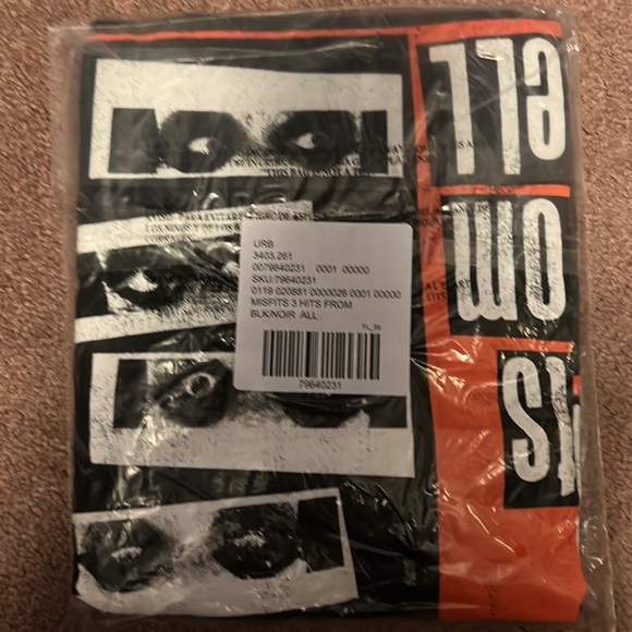 NEW WITH TAGS MISFITS TSHIRT - Picture 3 of 4